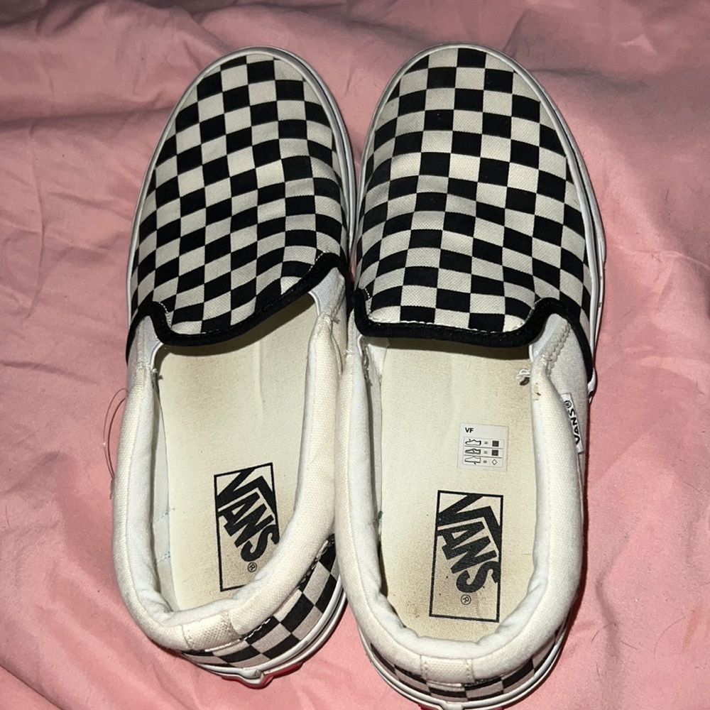 2 pairs of Men's shoes
